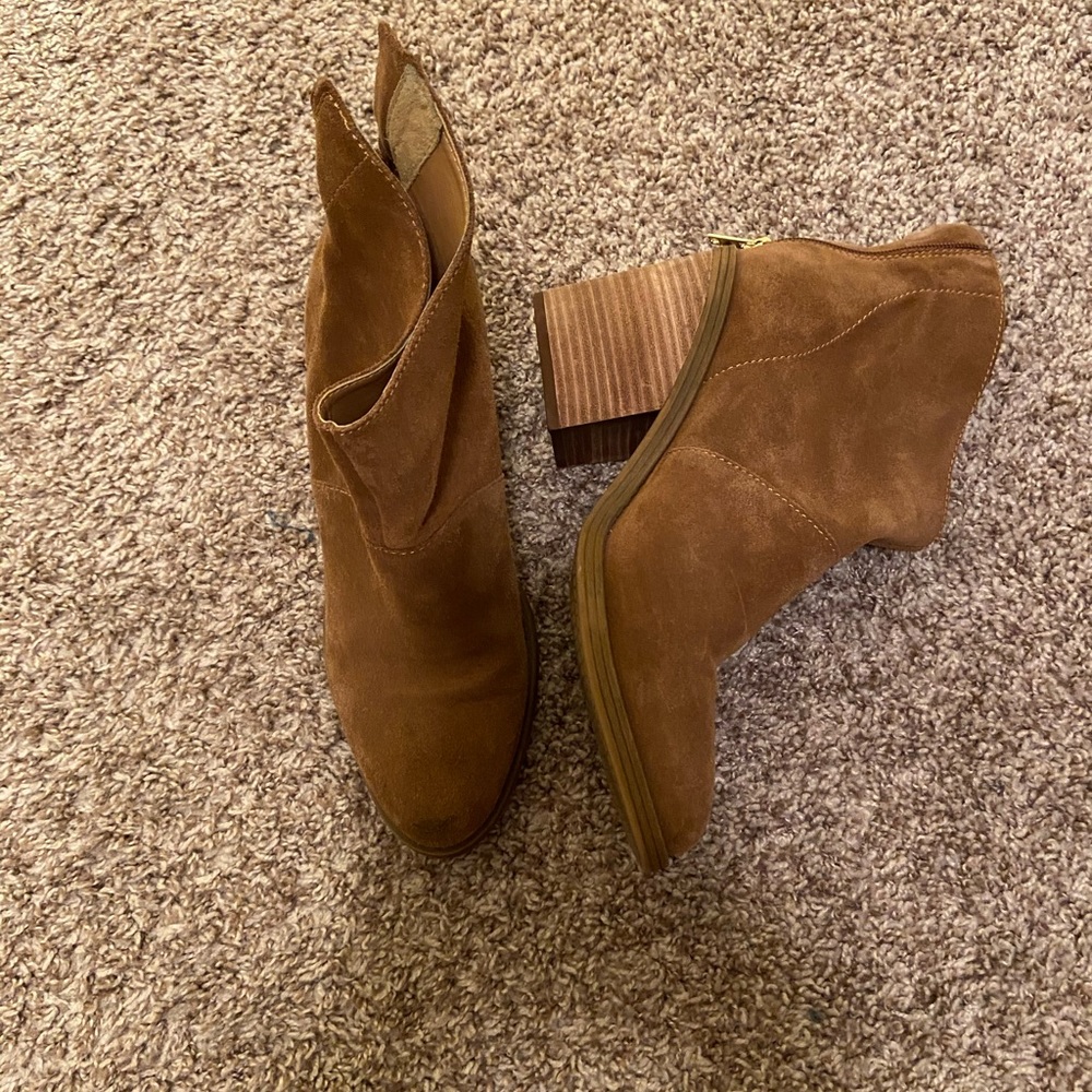 Steve Madden camel heeled booties size 10
